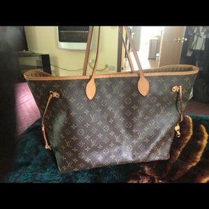 Louis Vuitton never full GM bag
